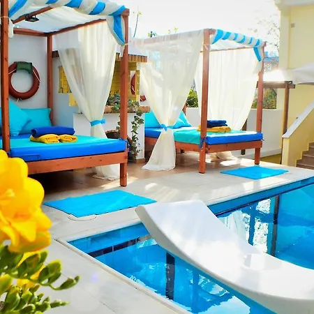 Corinthian Riviera 펜션 *